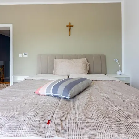 Saric * Bribir (Primorje-Gorski Kotar)