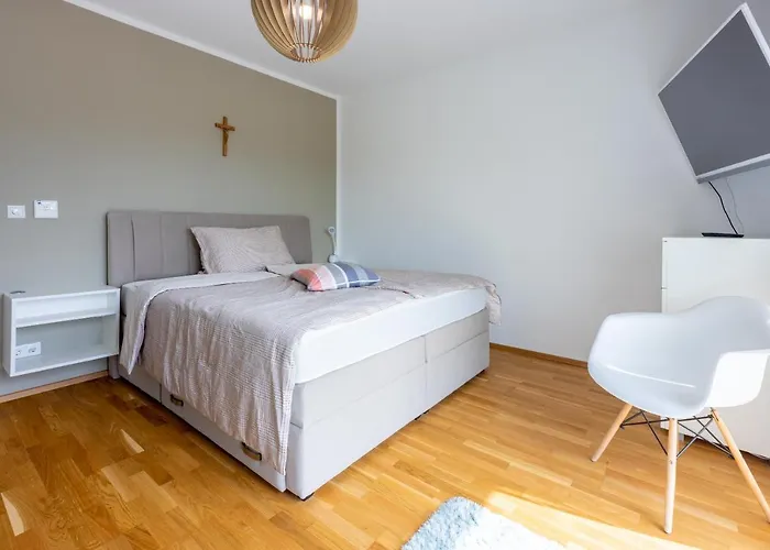 Saric * Bribir (Primorje-Gorski Kotar)